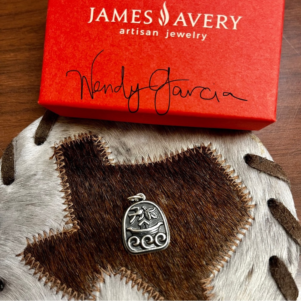 Retired Dove symbol of peace (Noah’s Ark) James Avery Charm